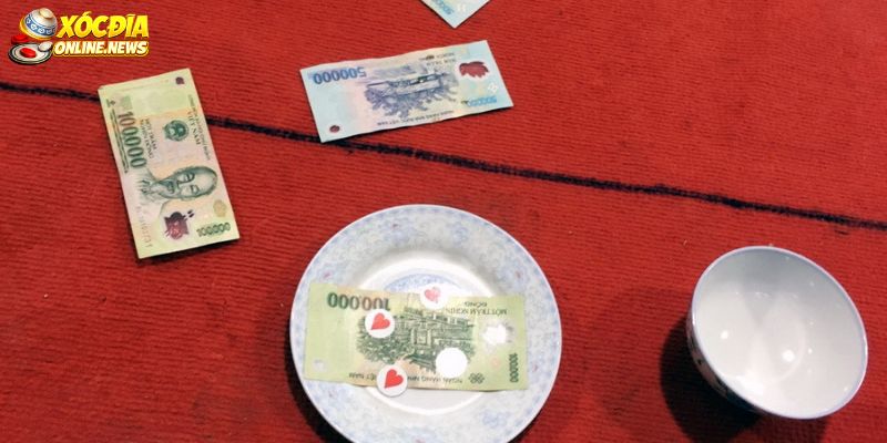 Khái niệm Cách chơi xóc đĩa ngoài đời